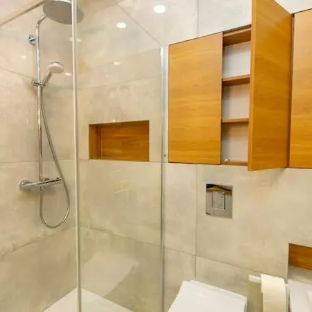 Przytulny, Komfortowy Apartament Z Garazem Apartman *