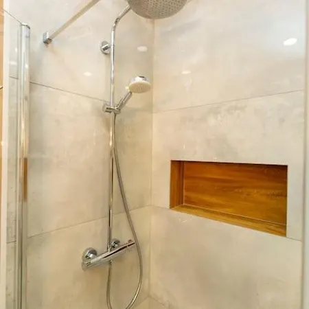 Przytulny, Komfortowy Apartament Z Garazem Apartman Varsó