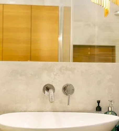 Przytulny, Komfortowy Apartament Z Garazem Βαρσοβία